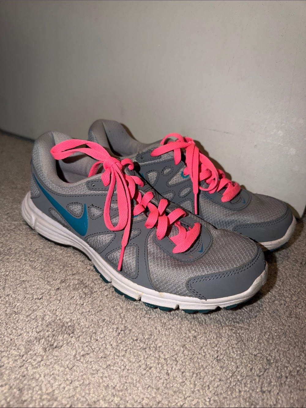 Nike Women's Gray Running Sneaker, Pink Laces, Teal, Revolution 2 running shoe